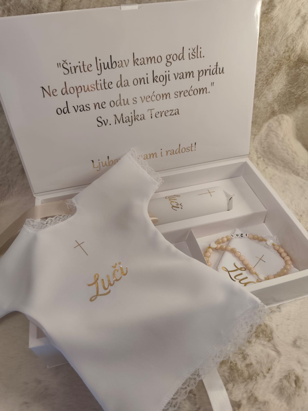 Otvorena personalizirana kutija za krštenje