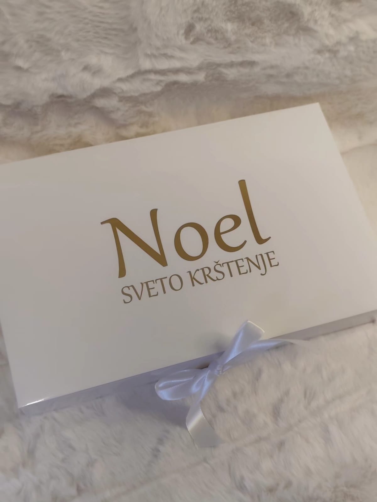 Poklon kutija s imenom Noel